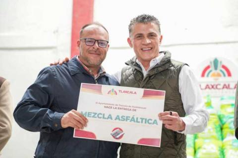 Alcalde entrega 50 toneladas de mezcla asfáltica para reforzar bacheo en la capital imagen 1