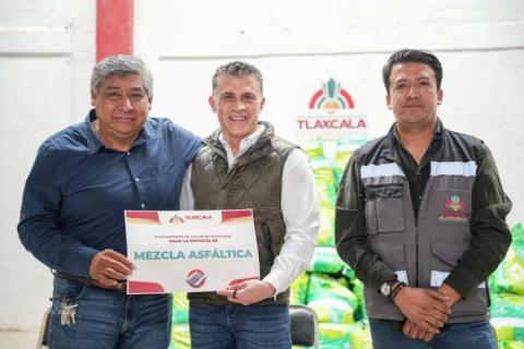 Alcalde entrega 50 toneladas de mezcla asfáltica para reforzar bacheo en la capital imagen 6