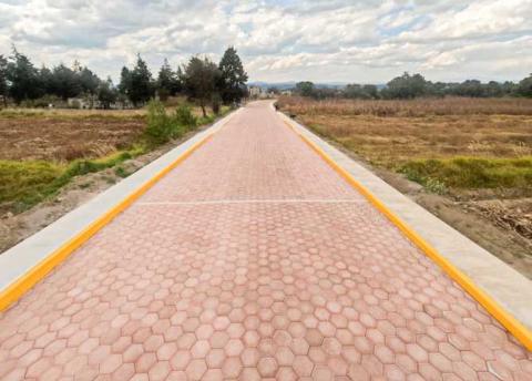 Blanca Angulo entrega tres calles más en comunidades de Chiautempan imagen 6