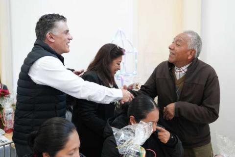 Reconoce Alcalde labor docente del Cobat 01 durante convivencia navideña imagen 3