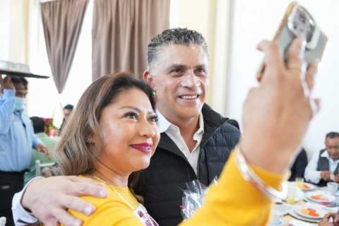 Reconoce Alcalde labor docente del Cobat 01 durante convivencia navideña imagen 7