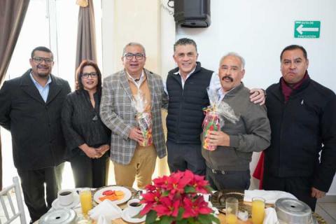 Reconoce Alcalde labor docente del Cobat 01 durante convivencia navideña imagen 9