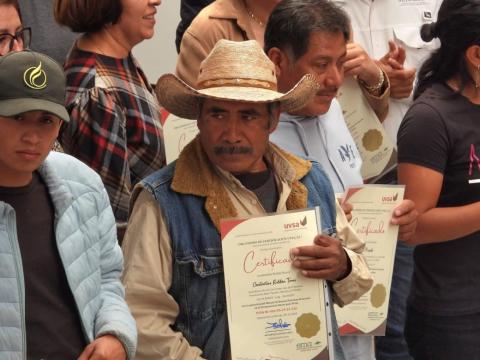 Entregan Certificados de Buenas Practicas Pecuarias en Yauhquemehcan imagen 2