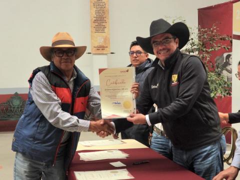 Entregan Certificados de Buenas Practicas Pecuarias en Yauhquemehcan imagen 3