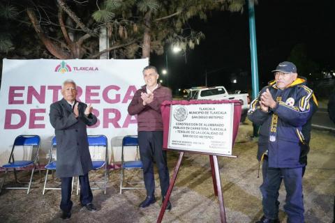 Alcalde inaugura alumbrado público en la carretera Tlaxcala - Texoloc imagen 3