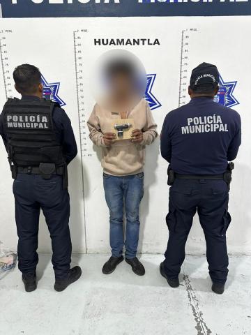 Asegura Policía Municipal a masculino por portación de arma de fuego en Huamantla imagen 2