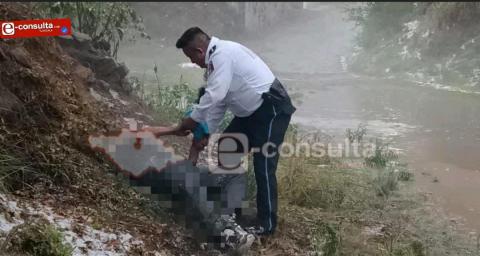Borrachito casi es arrastrado por la corriente en Tenancingo; vecinos alertaron a tiempo