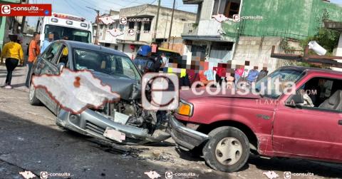 Se salva de milagro tras brutal choque en El Cristo - SPM; una mujer resultó lesionada