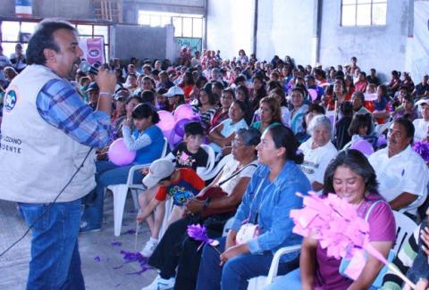 Extraordinaria respuesta brindaron los habitantes de la colonia Covadonga a la convocatoria de Justo Lozano Tovar, candidato del PAC, a la presidencia municipal de Apizaco. En este encuentro se pactó una alianza de trabajo por Apizaco.  