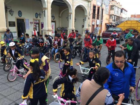 Participan calpulalpenses en paseo ciclista “Tlaxcala Sobre Ruedas” imagen 1