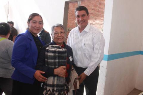 Los abuelitos todavía tienen que dar mucho por Nativitas: alcalde imagen 1