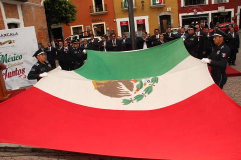 Sánchez Amador encabezo Arrio de Bandera en el zócalo capitalino imagen 2