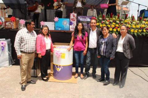 El festejar a las mamás es un reconocimiento por su labor diaria: alcalde imagen 1