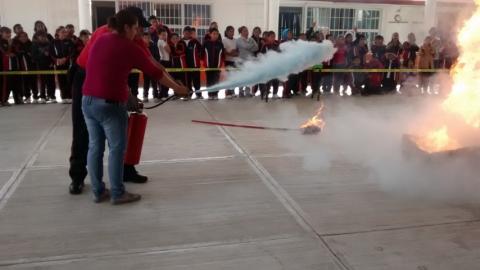 Estudiantes de Apetatitlán reciben capacitación en materia de protección civil imagen 2