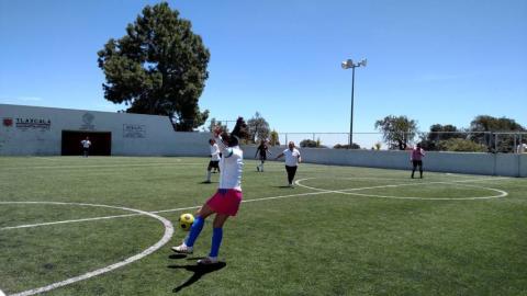 El SMDIF de Zitlaltepec fomenta el deporte entre jóvenes con torneo de futbol imagen 3
