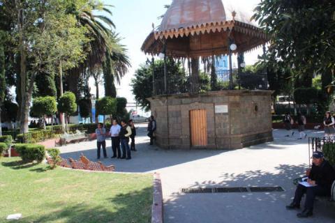 Alcalde arranca con la rehabilitación del parque central imagen 2