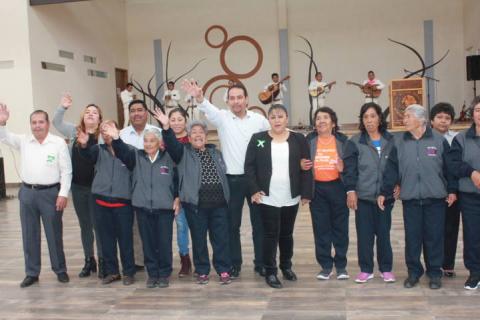 Ayuntamiento y SMDIF festejan a los abuelitos en su día imagen 4