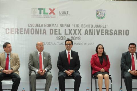 A seguir el ejemplo de Juárez, llama el secretario de educación a normalistas de Panotla imagen 4