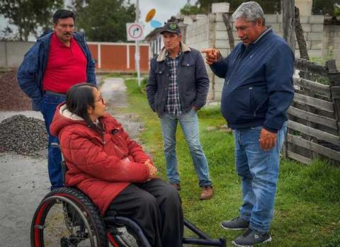 Gaby Hernández escucha de cerca a las familias de Tlaxco y reafirma su compromiso con las comunidades