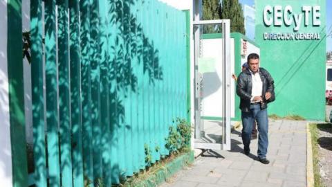 Trabajadores del EMSaD exigen el pago de seguro de vida a familia de docente fallecido