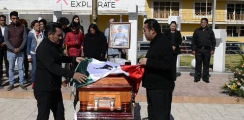 Tzompantepec despide y rinde homenaje póstumo al ciclista Carlos López imagen 4