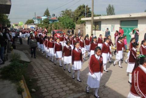 Alcaldesa preside desfile conmemorativo al dia 16 de Septiembre imagen 4