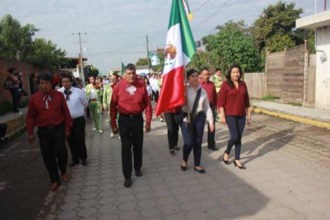 Alcaldesa preside desfile conmemorativo al dia 16 de Septiembre imagen 2