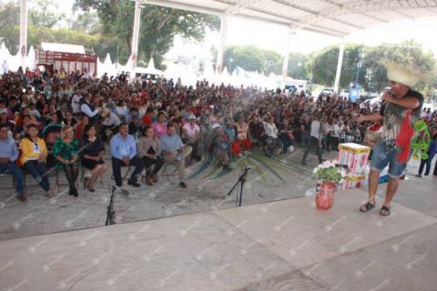 Villarreal Chairez festejo en grande a las mamás y a los niños del municipio imagen 1