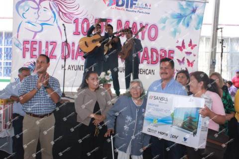 Villarreal Chairez festejo en grande a las mamás y a los niños del municipio imagen 3