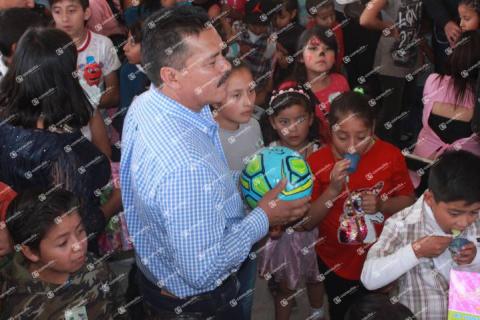 Villarreal Chairez festejo en grande a las mamás y a los niños del municipio imagen 4