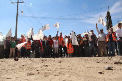 Alcalde cierra el año pavimentando 12,247 m2 de 3 calles en dos comunidades imagen 1