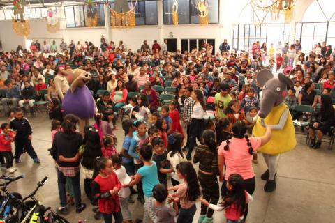 Alcalde festeja el Día de Reyes con juguetes y un show de Peppa Pig imagen 2