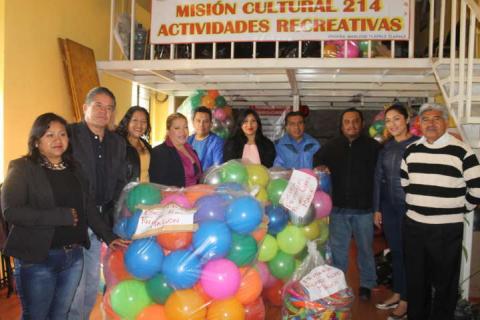 Ayuntamiento de Amaxac entrega juguetes por el día de niños imagen 1