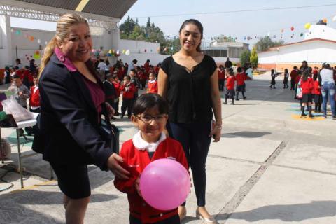 Ayuntamiento de Amaxac entrega juguetes por el día de niños imagen 2