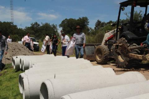 Alcalde inicia 4 obras de servicio básico y mejoramiento urbano imagen 4