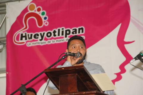 Alcalde reconoce a las mamás en su día con una comida y muchos regalos imagen 5