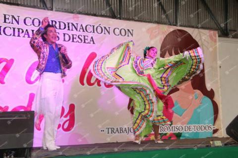 Ayuntamiento y SMDIF de Nanacamilpa festejaron a las mamás en su día imagen 2