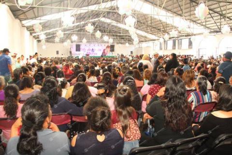 Ayuntamiento y SMDIF de Nanacamilpa festejaron a las mamás en su día imagen 3