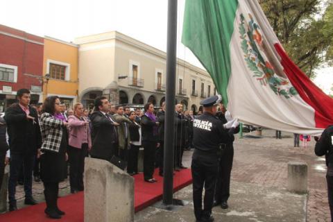 Alcalde preside Arrio en el CCVII Aniversario de la Independencia de México imagen 3