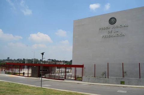 Estalla inconformidad en el Poder Judicial por despidos; exigen reinstalar a trabajadora en Tlaxcala