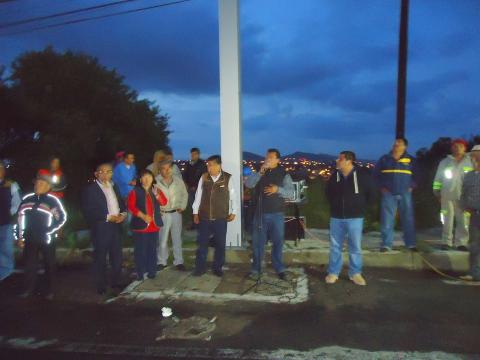 Nuevo cartel luminoso da bienvenida a visitantes en Tzompantepec imagen 1