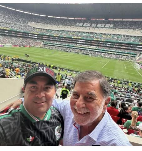 Los hoy neo morenistas Marianos acuden a la inauguración del Mundial