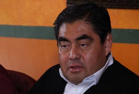 Morena elige a Barbosa como su candidato a la gubernatura de Puebla