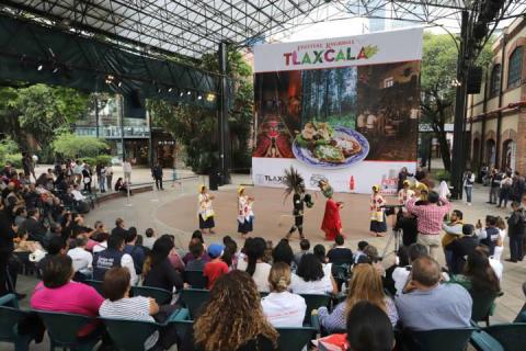 Presenta Marco Mena Festival Regional Tlaxcala en Sanborns imagen 4