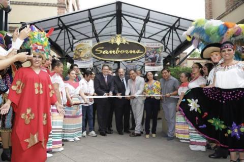 Presenta Marco Mena Festival Regional Tlaxcala en Sanborns imagen 1