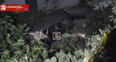 Fatal volcadura en barranca de San Miguel del Milagro, deja dos abuelitos muertos