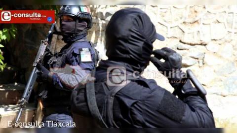 Grupo armado saca por la fuerza a joven de su casa en Apizaco; se presume secuestro