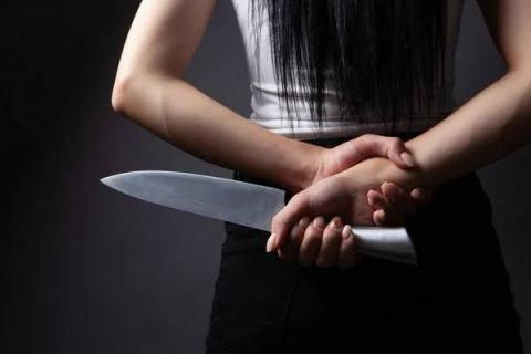 Mujer se apuñala en el pecho tras discusión en Tepetitla; terminó inconsciente