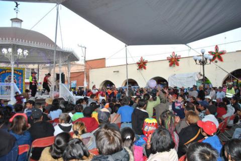 Alcalde agasajo a los pequeñines en el Día de Reyes Magos imagen 3