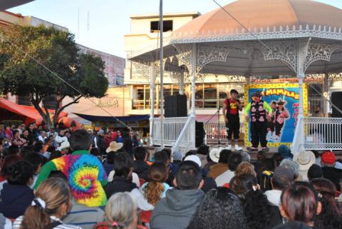 Alcalde agasajo a los pequeñines en el Día de Reyes Magos imagen 1